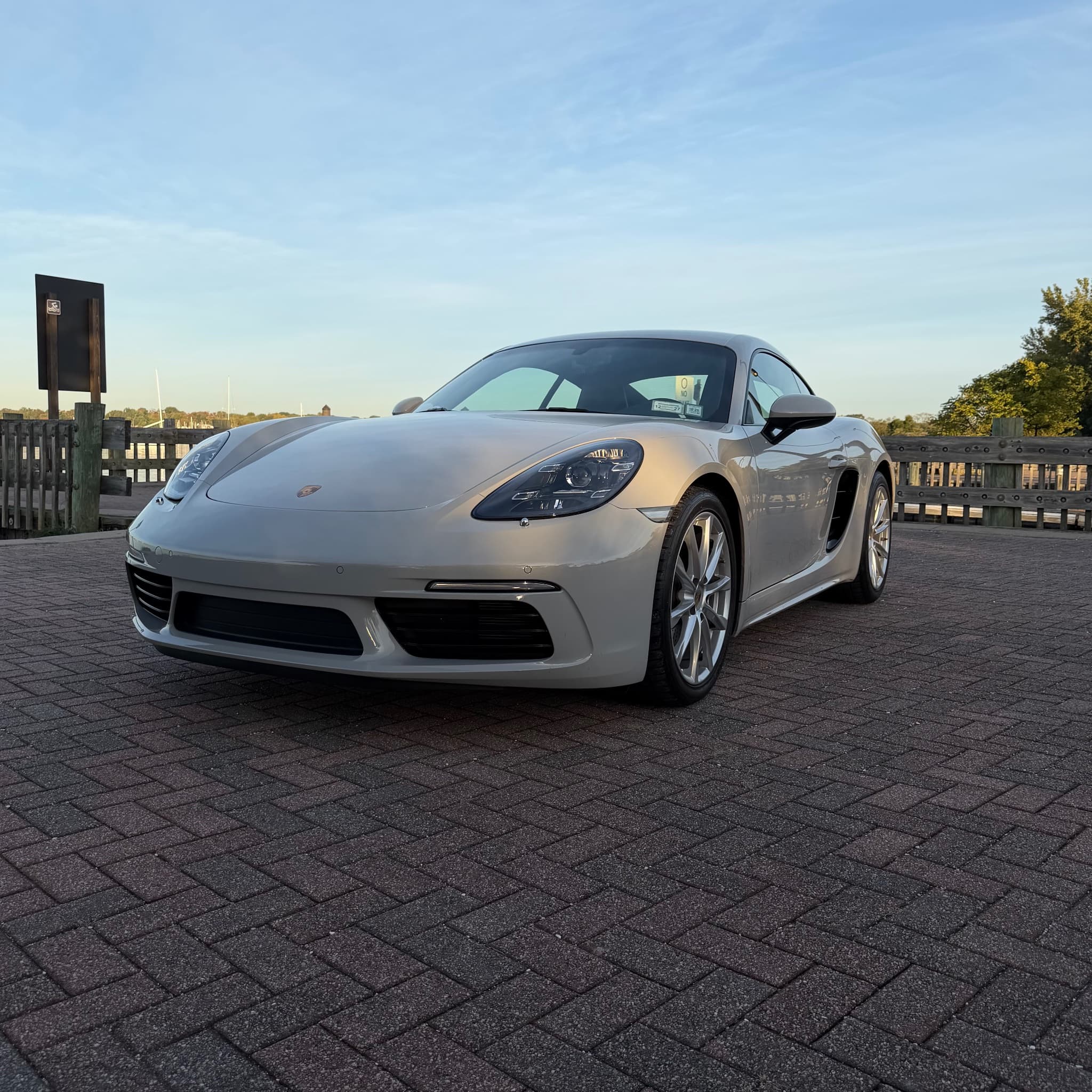 2025 Porsche 718 Cayman — photo 3