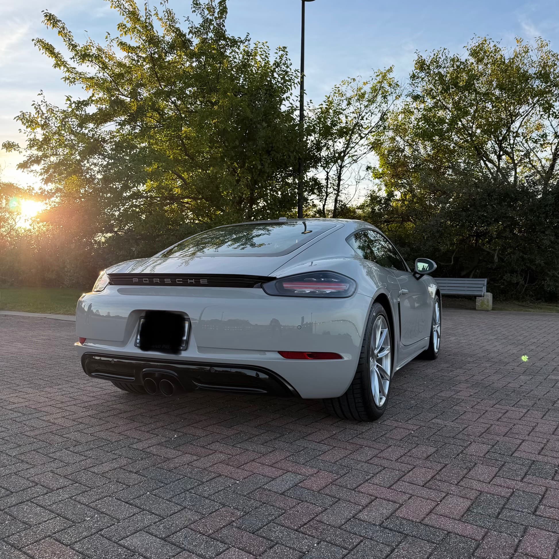 2025 Porsche 718 Cayman — photo 8