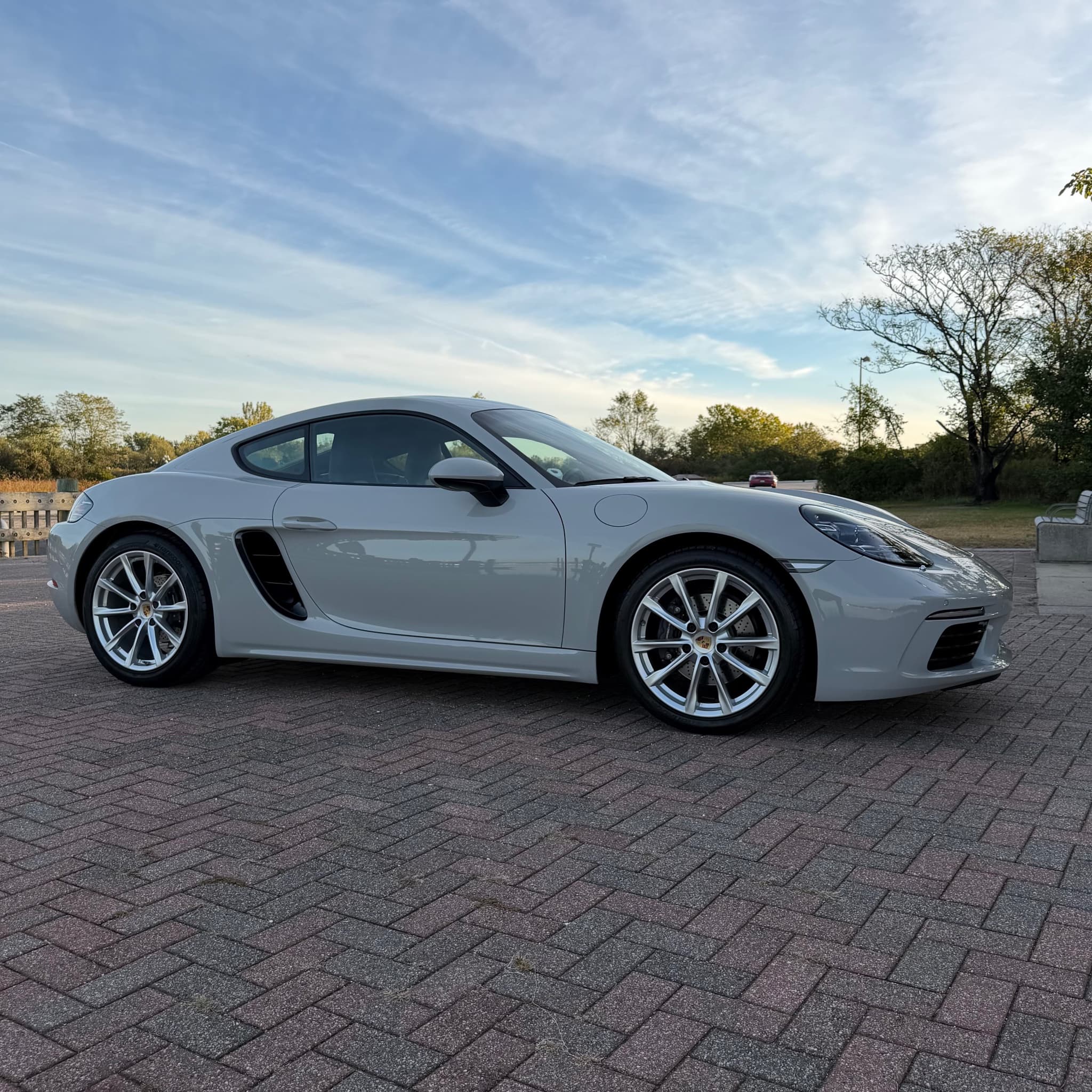 2025 Porsche 718 Cayman — photo 12