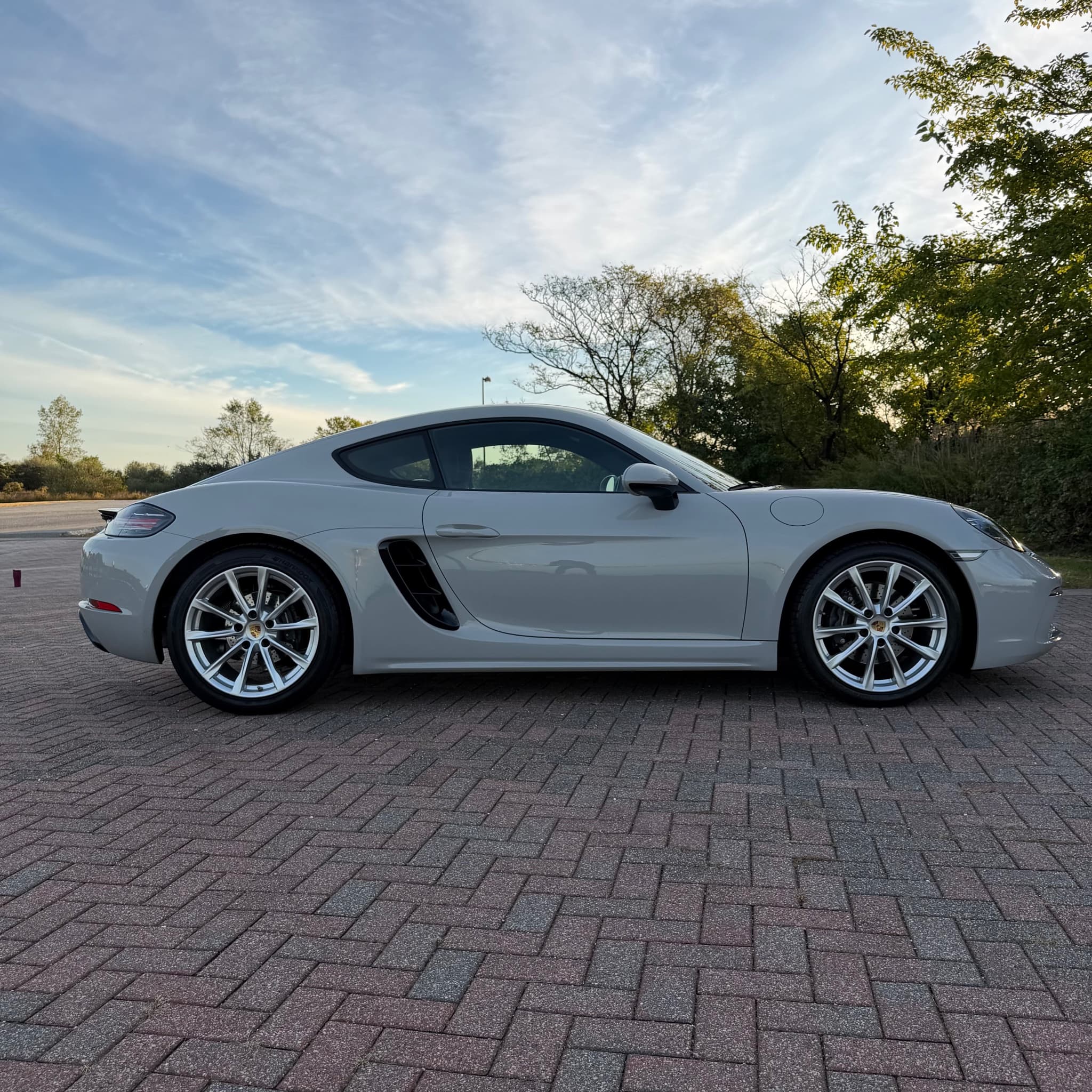 2025 Porsche 718 Cayman — photo 11