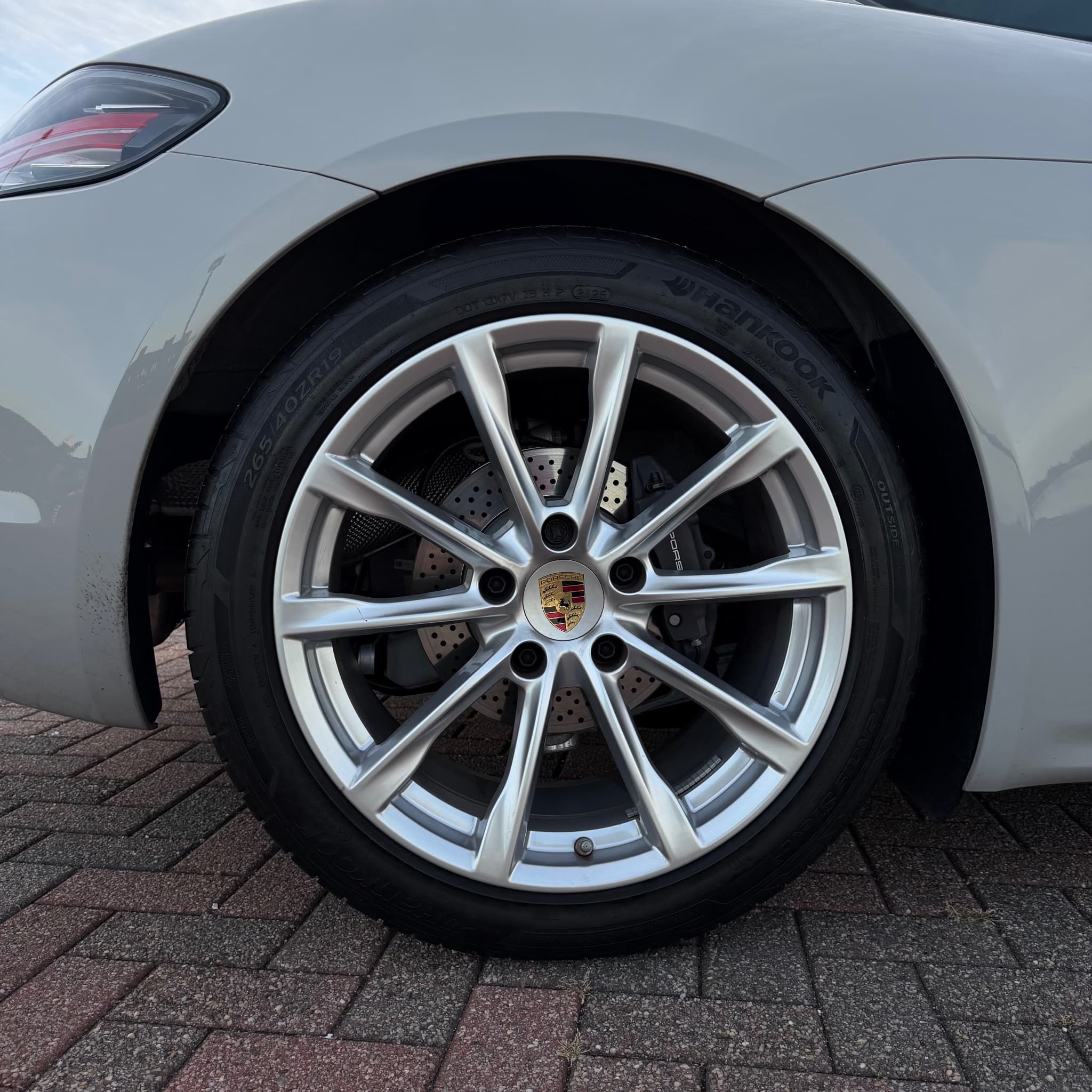 2025 Porsche 718 Cayman — photo 28