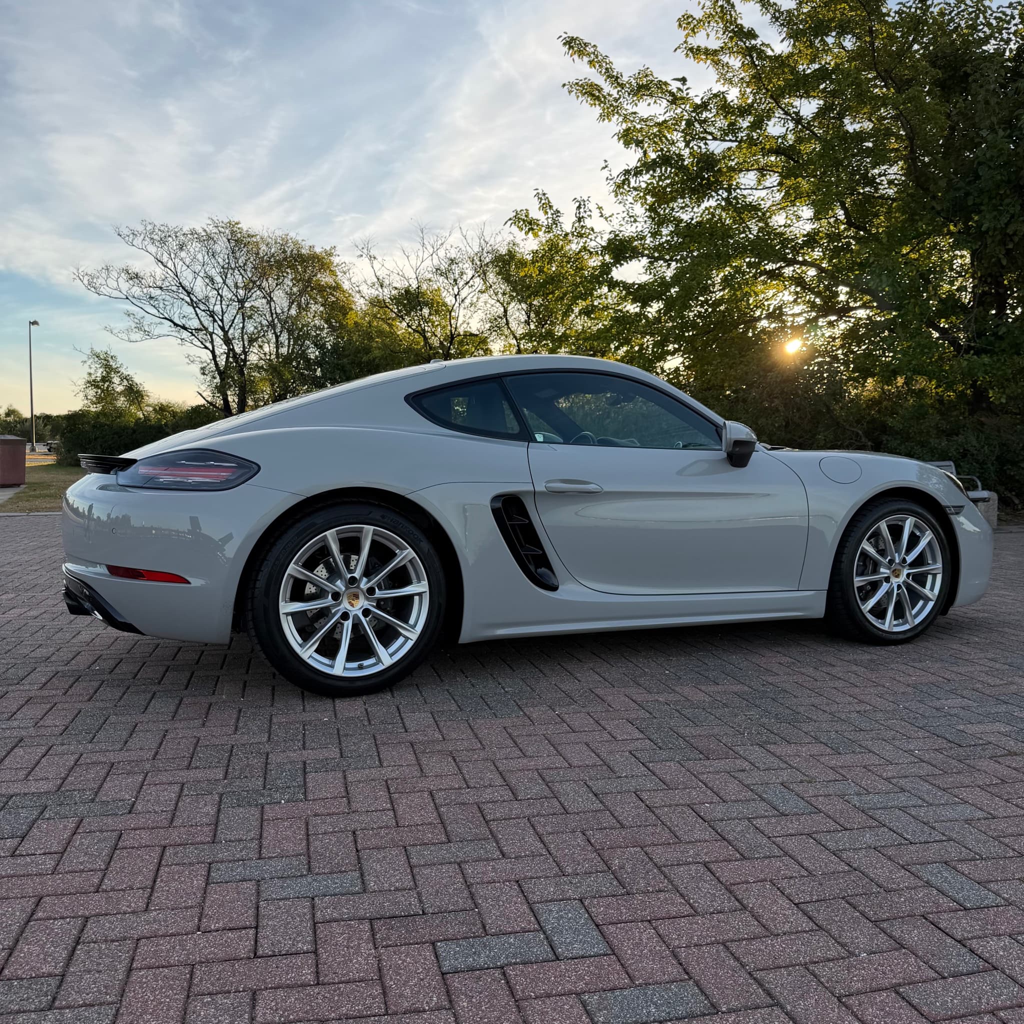 2025 Porsche 718 Cayman — photo 10