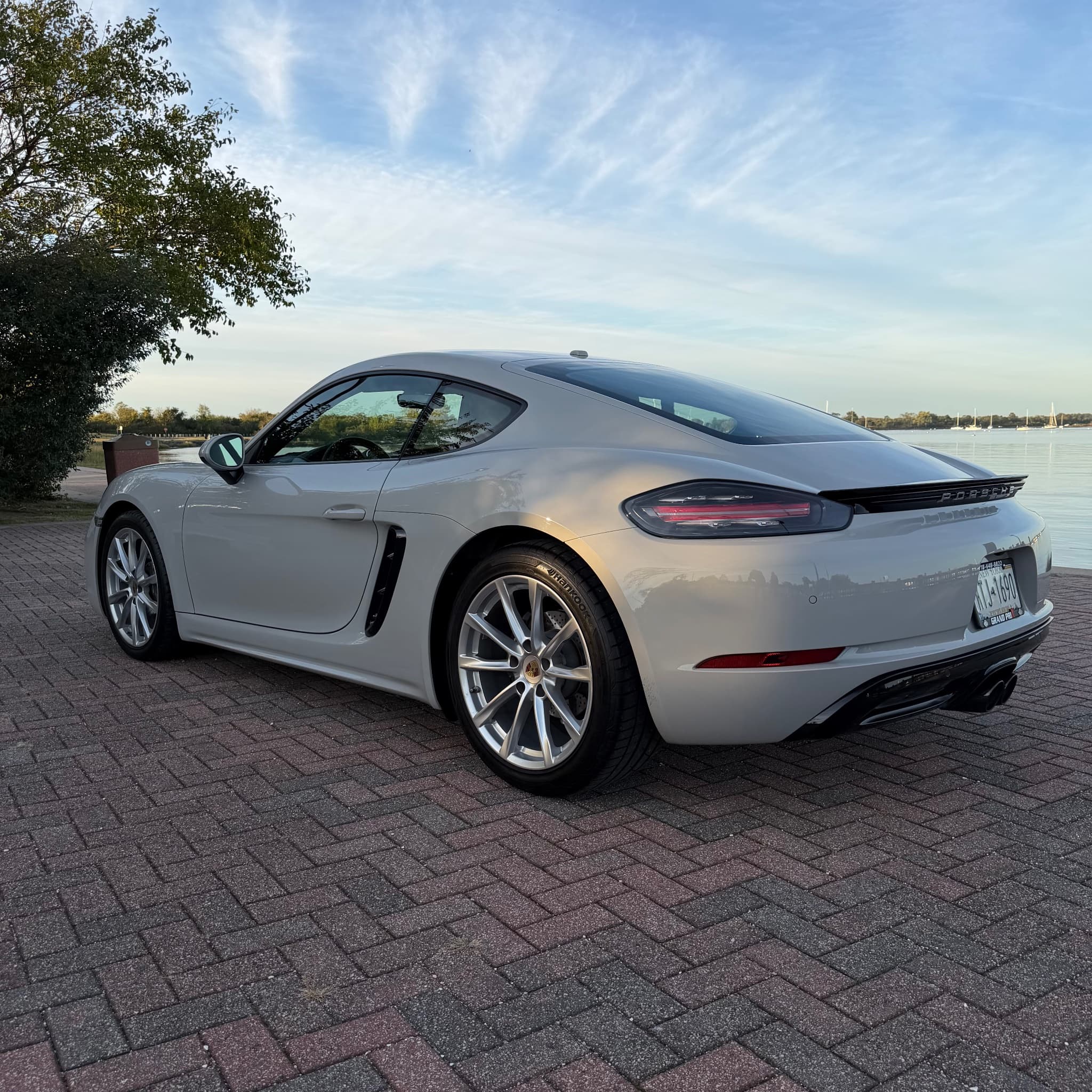 2025 Porsche 718 Cayman — photo 6