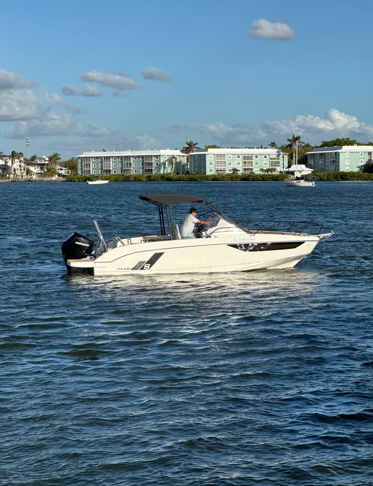 2024 Beneteau Flyer 8 Sundeck — photo 3