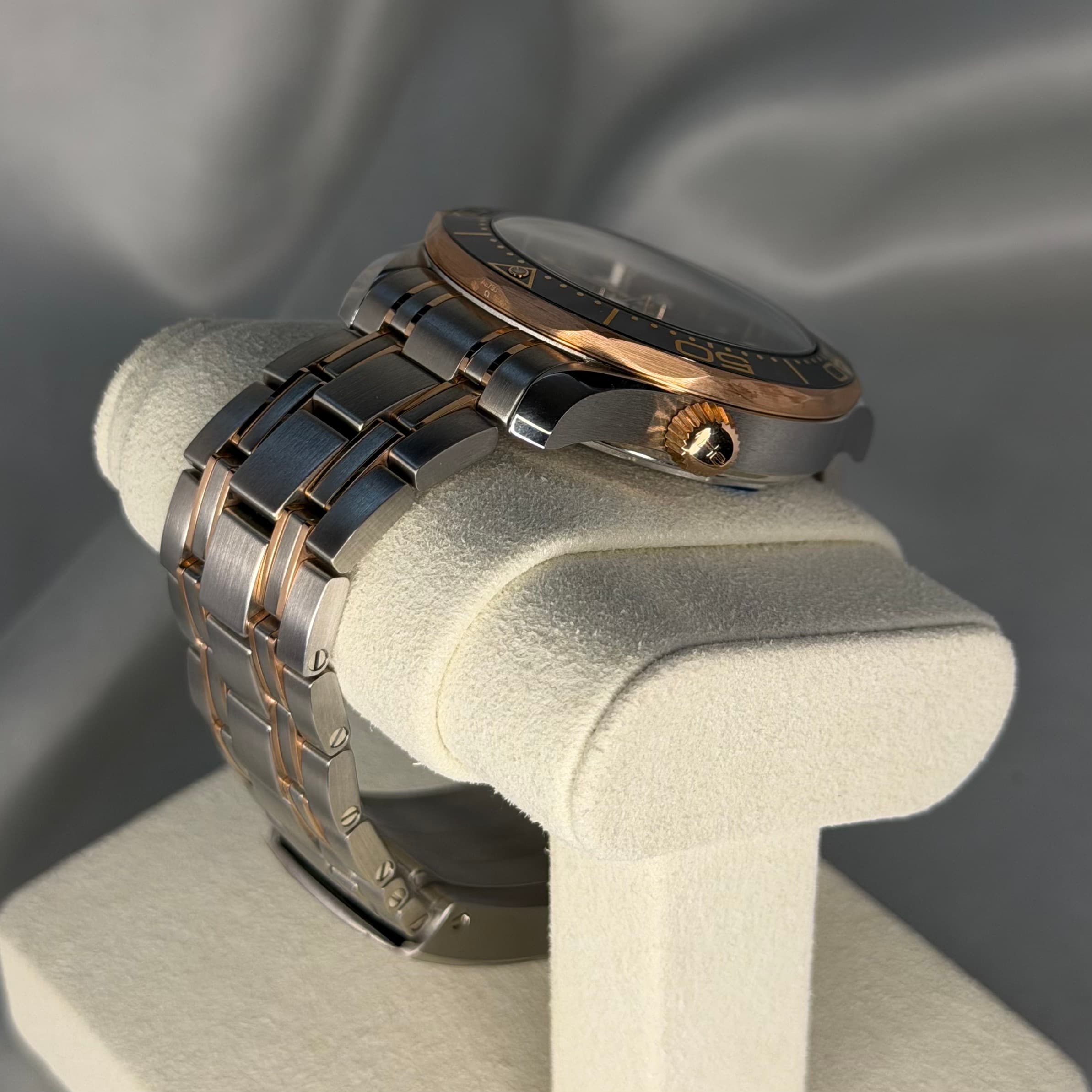 Omega Seamaster Sedna Gold/Steel (Ref. 21020422001001) — photo 13