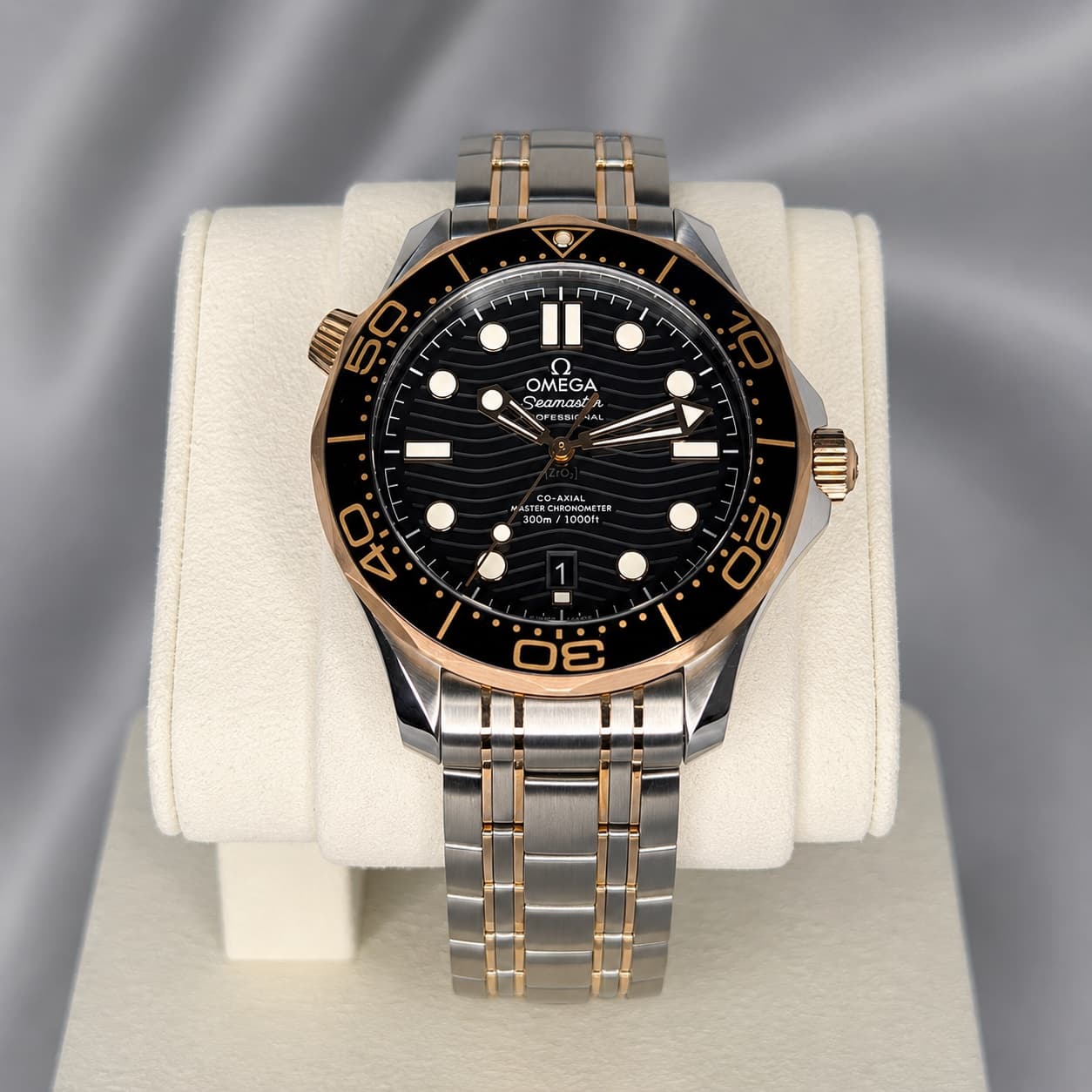 Omega Seamaster Sedna Gold/Steel (Ref. 21020422001001) — photo 3