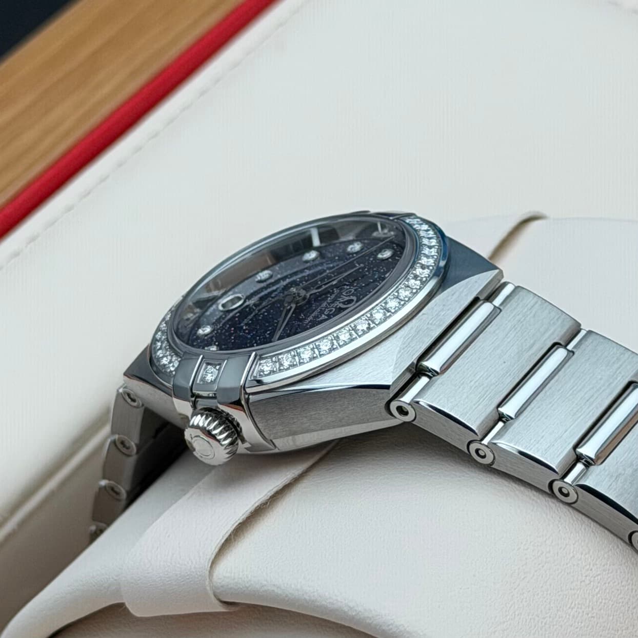 Omega Ladies Constellation Diamond (Ref. 13115292053001) — photo 9