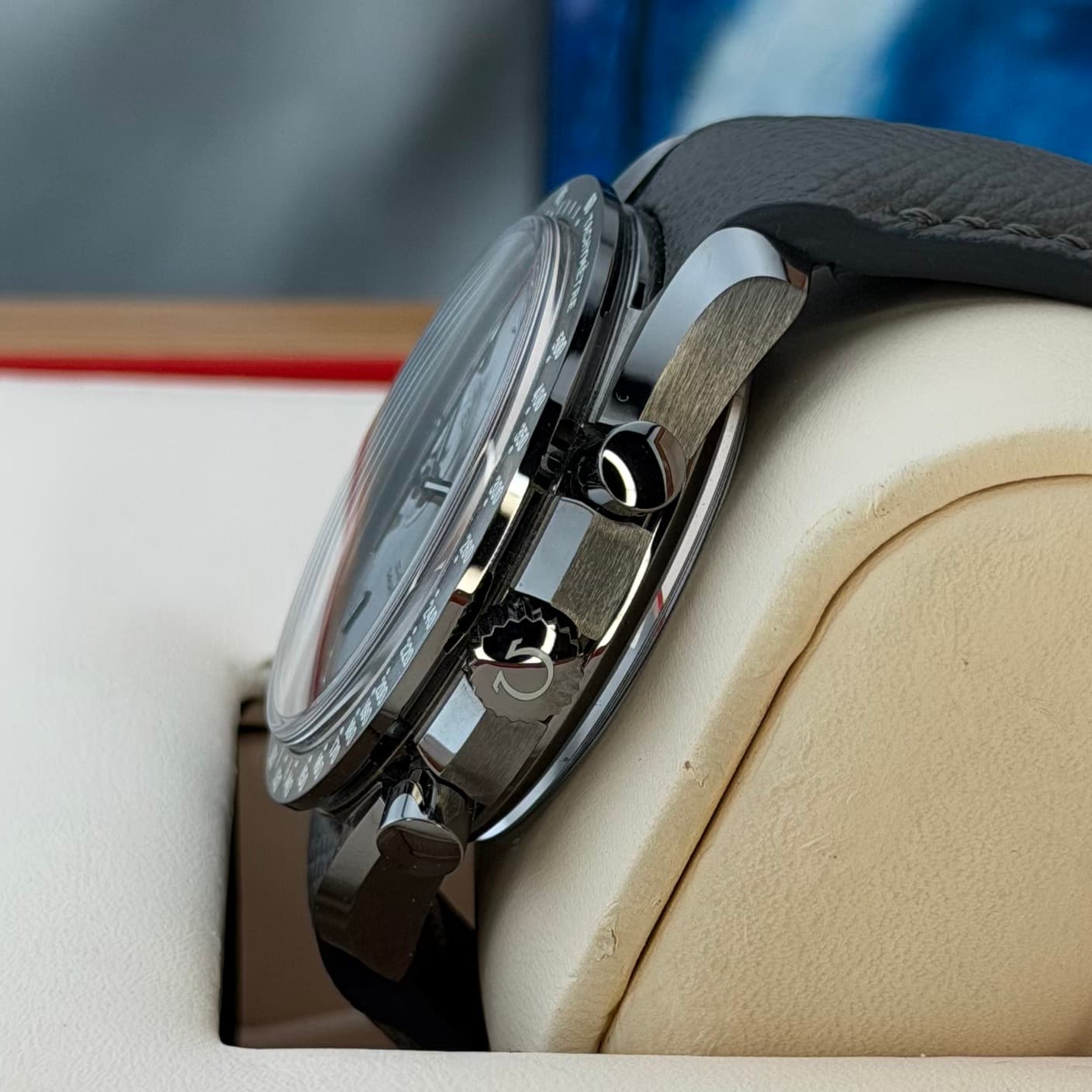 Omega Dark Side of the Moon (Ref. 31193445199001) — photo 14