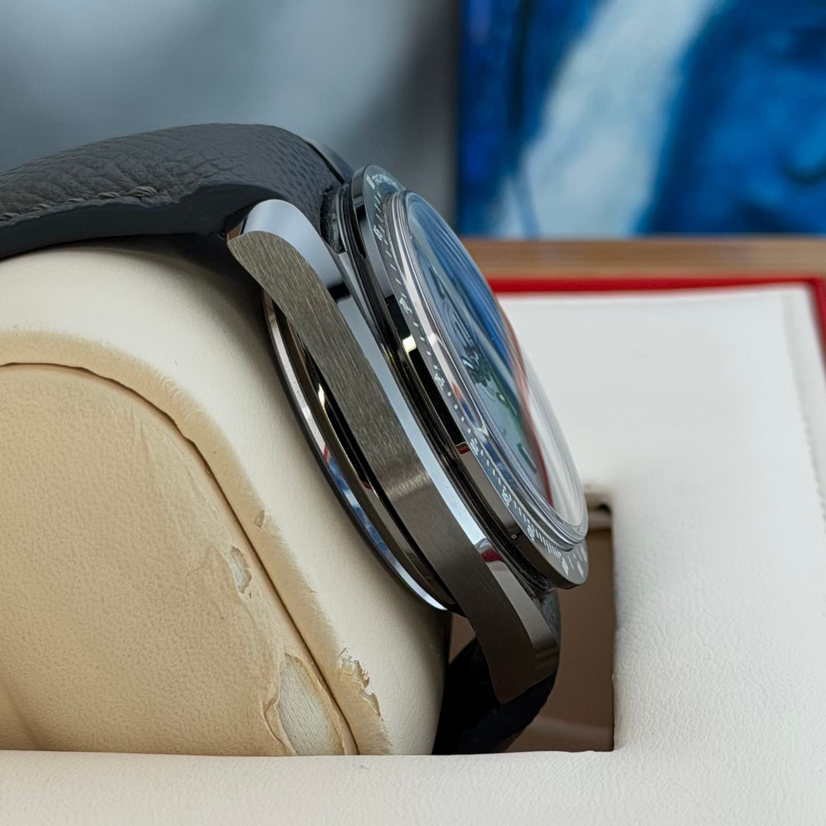 Omega Dark Side of the Moon (Ref. 31193445199001) — photo 17