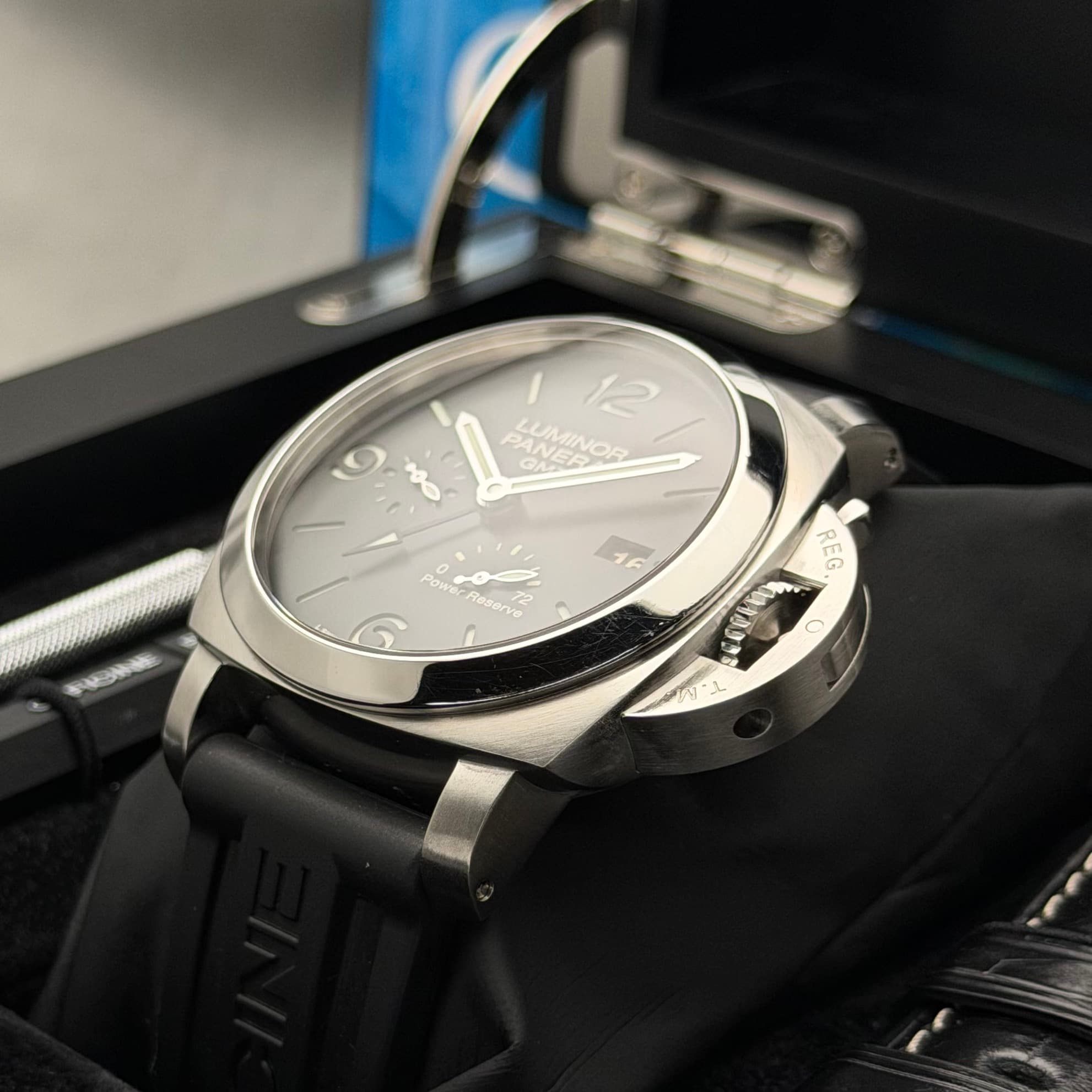 Panerai Luminor 44 1950 GMT (Ref. PAM00321) — photo 4