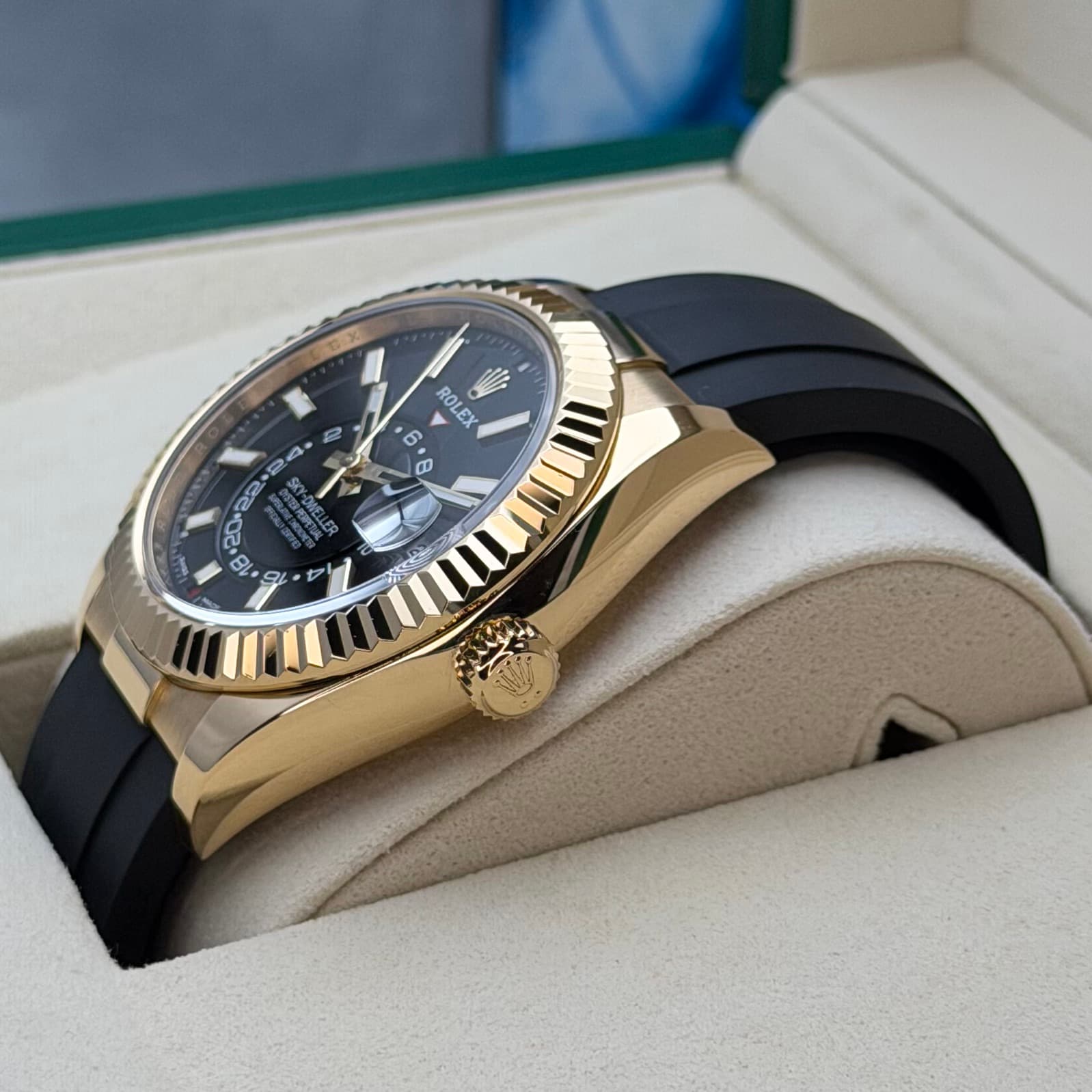 Rolex Sky-Dweller (Ref. 326238-0009) — photo 7