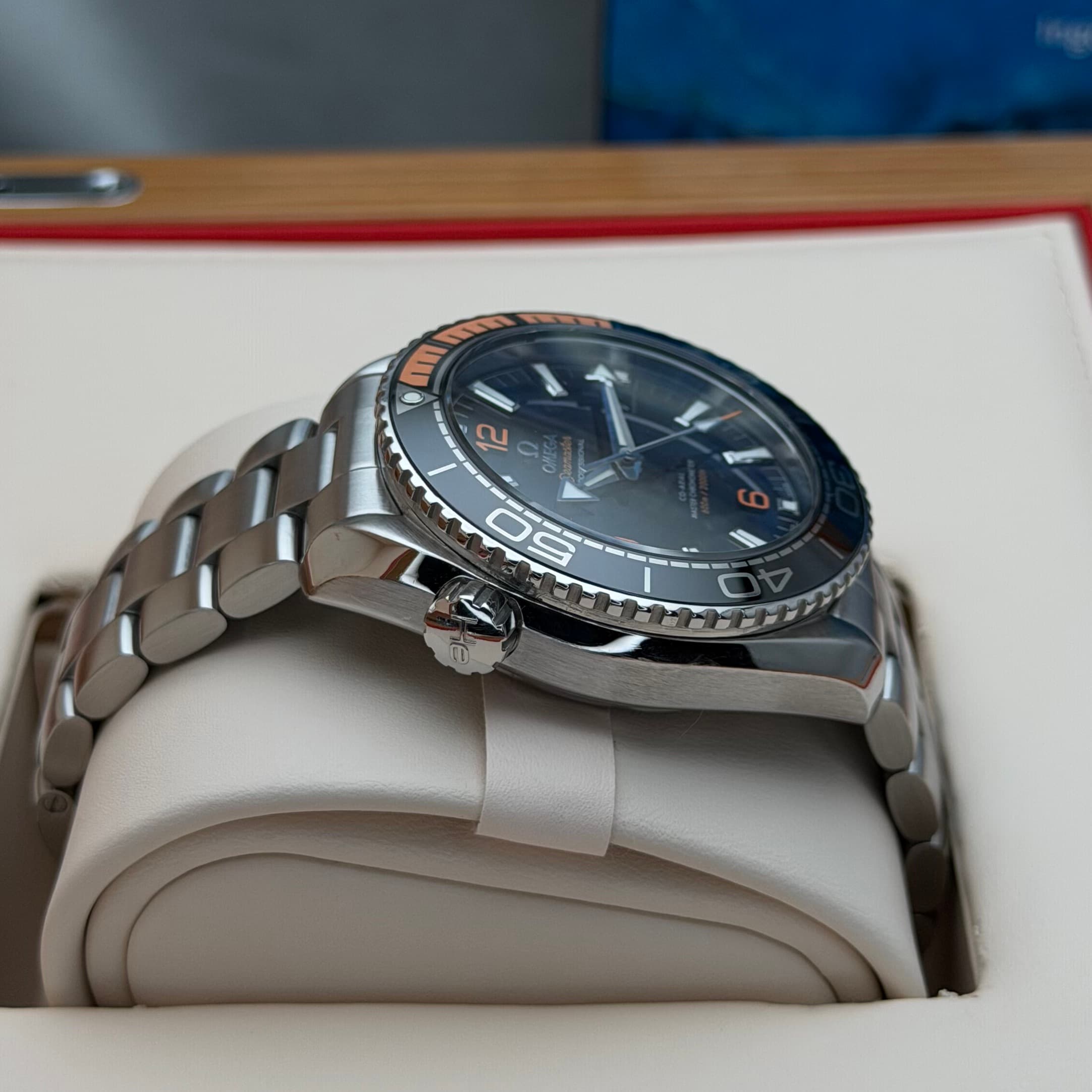 Omega Seamaster Planet Ocean (Ref. 215.30.44.21.01.002) — photo 7