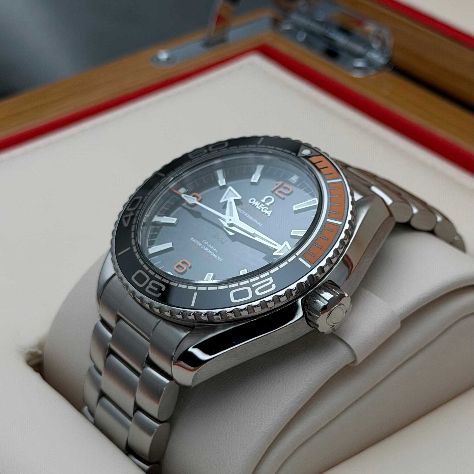 Omega Seamaster Planet Ocean (Ref. 215.30.44.21.01.002) — photo 6